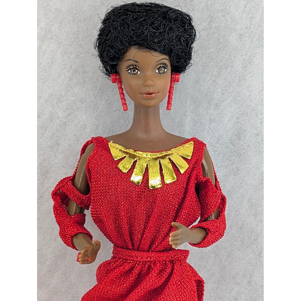 Vintage 1979 First Black Barbie Doll Mattel 1293 Red Disco Outfit Original Box - Picture 8 of 16